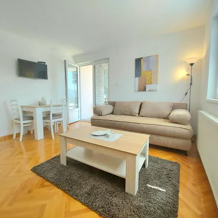Apartment Tarsko Jezero Nova Vezanja *