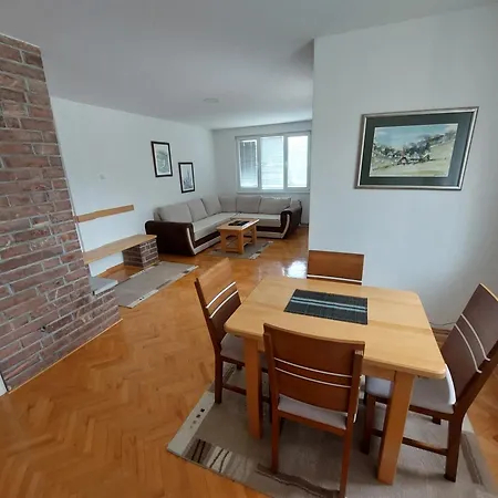 Apartment Tarsko Jezero Nova Vezanja *